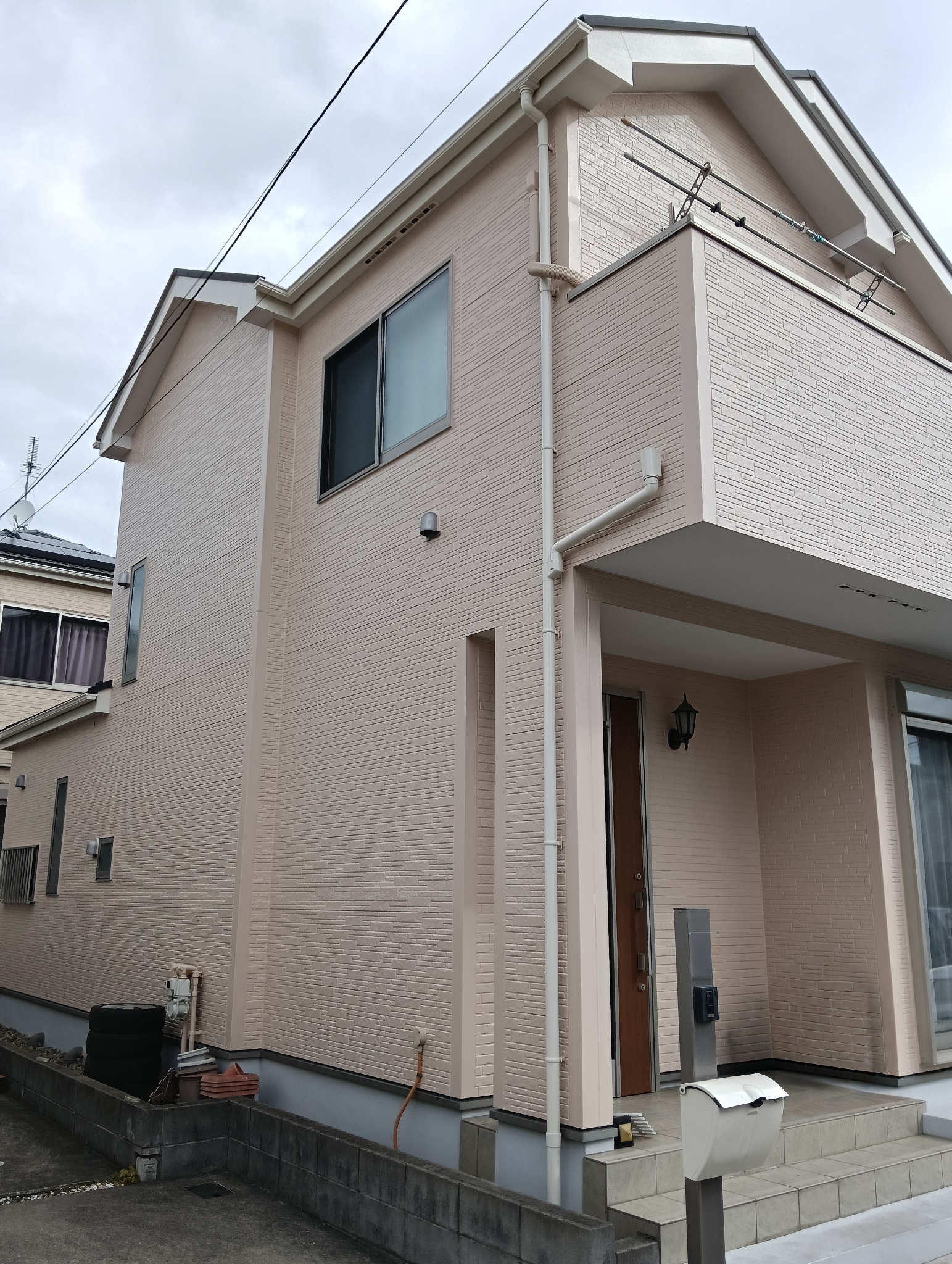 【施工後】川口市K様邸の外壁塗装が完成。耐久性の高い塗料で新築のような輝きを取り戻し、お住まいの資産価値を高めます。